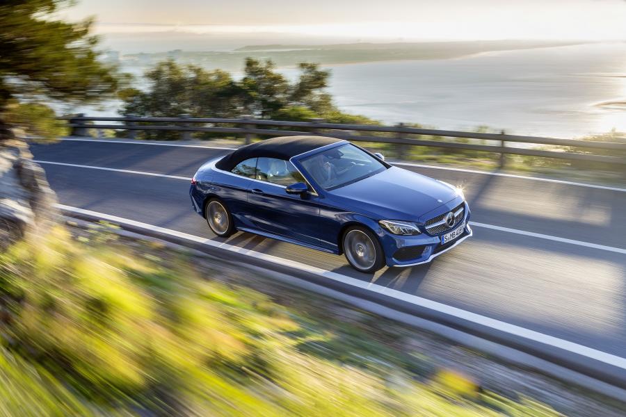  Mercedes-Benz C400 4Matic Cabriolet AMG Line 2016 года  (фото 13 из 30)